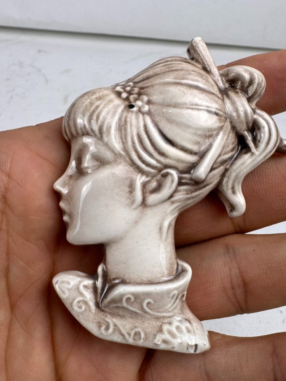 Vintage Ceramic Lady Head Bust Cameo Brooch Pin Mid Century Modern Hair Updo 3"
